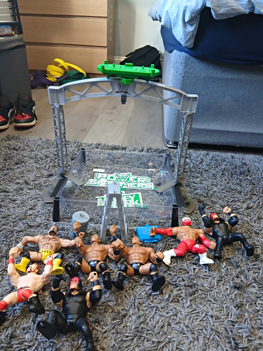 Wwe ring with figures - wwe,